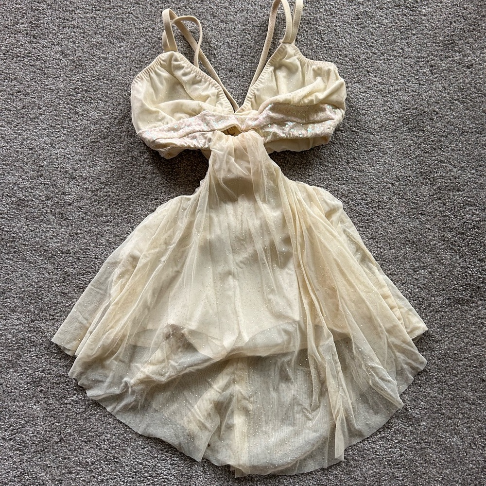 Kelle dance costume